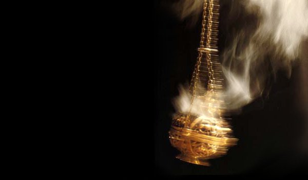 Censing-incense-with-thurible[1].jpg